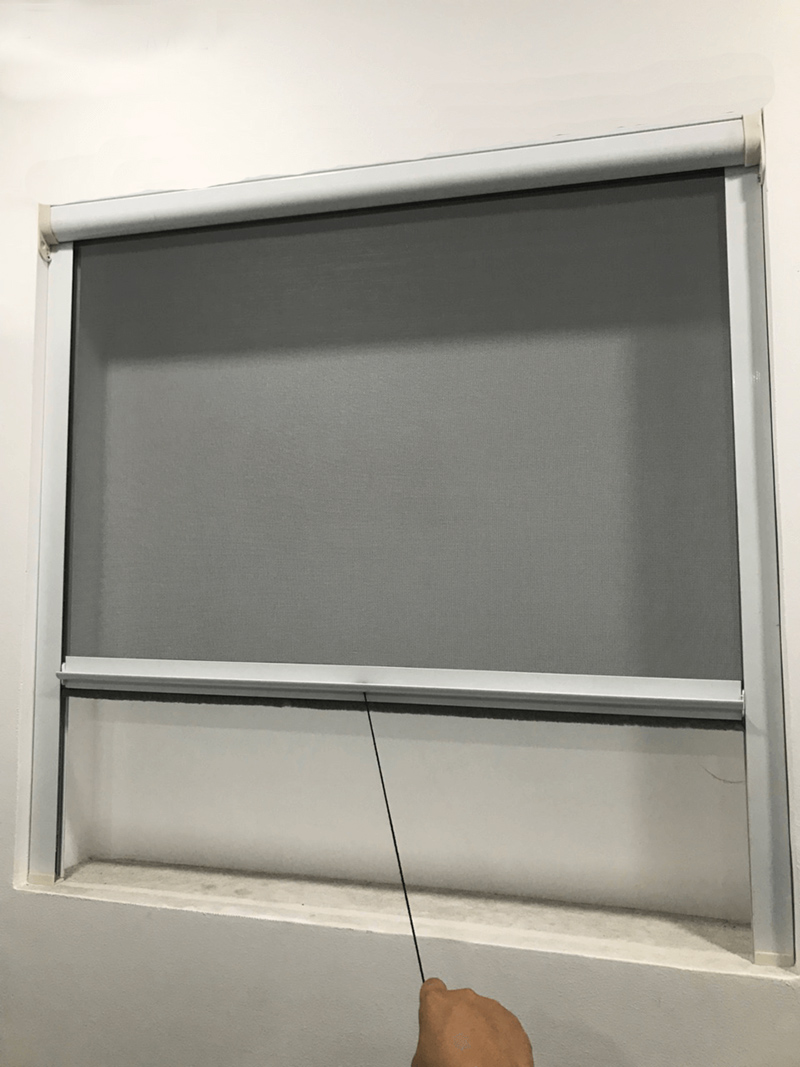 2 - cua-luoi-tu-cuon-doc