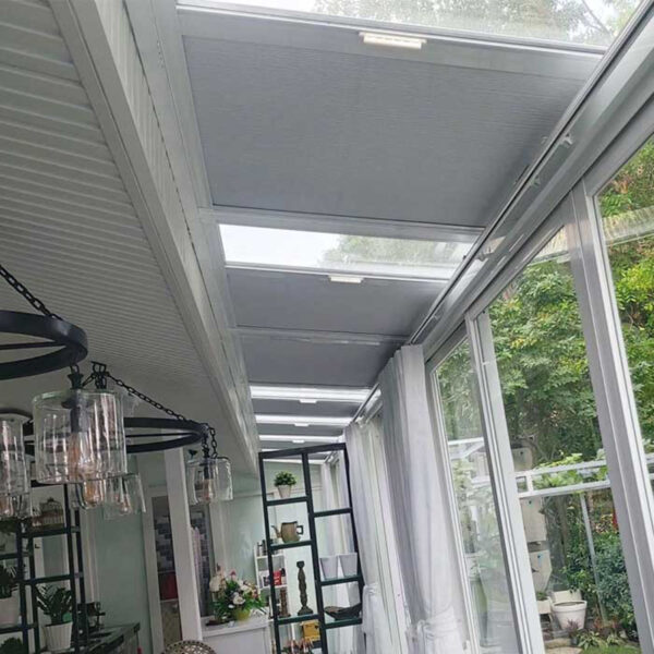 Rèm tổ ong che giếng trời