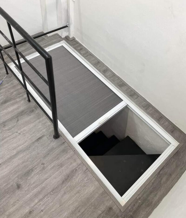 Rèm tổ ong ngăn cầu thang